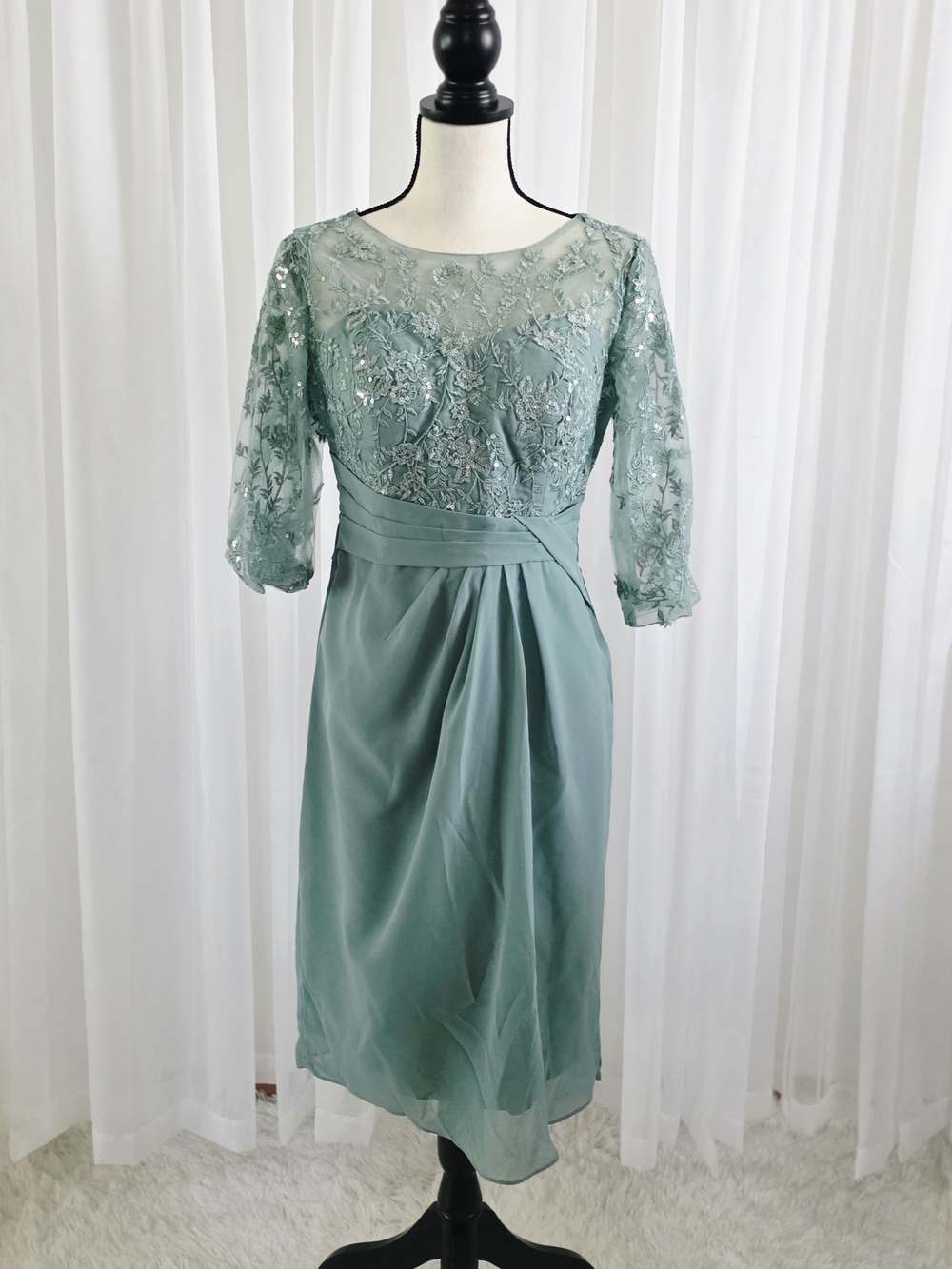 Elegant Sage Green Lace Bodice Midi Dress